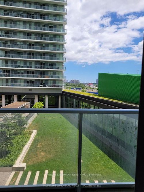 208-115 Mcmahon Dr, North York, ON, M2K0E3 | Card Image