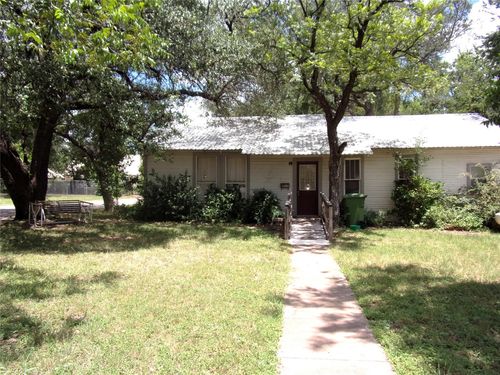 1108 W Storey St, San Saba, TX, 76877-5530 | Card Image