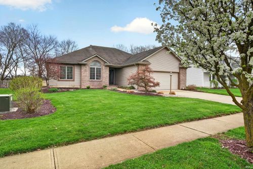 221 Ballenshire Ln, Kendallville, IN, 46755-9376 | Card Image