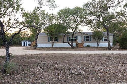 620 East Trl, Pleasanton, TX, 78064-6544 | Card Image