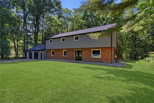 208 Lynwood Dr, Hempfield Twp, PA, 16125 | Card Image