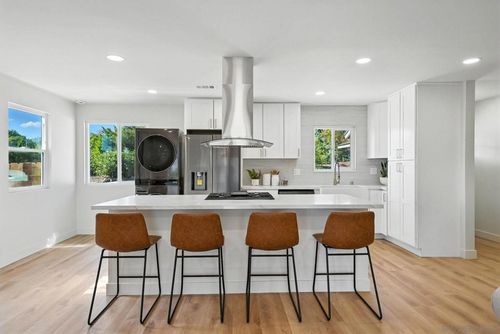 10183 Madrid Way, Spring Valley, CA, 91977-1832 | Card Image