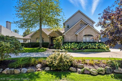 1539 Wandrei Ct, Commerce Township, MI, 48382-1890 | Card Image