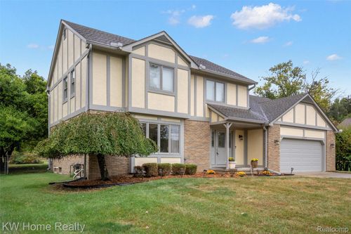 23935 Drake Rd, Farmington, MI, 48335-3105 | Card Image