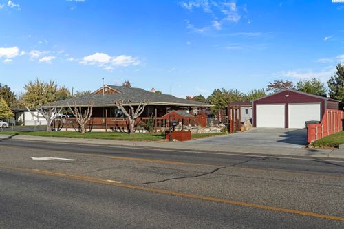 800 N Volland St, Kennewick, WA, 99336-2103 | Card Image