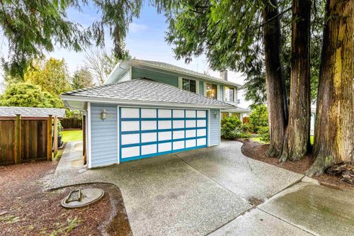 11077 154 St, Surrey, BC, V3R6V7 | Card Image