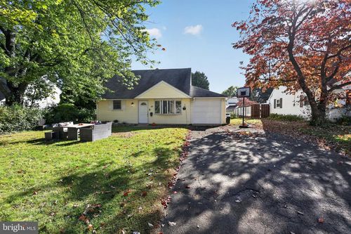 15 Drexel Rd, HATBORO, PA, 19040-3406 | Card Image