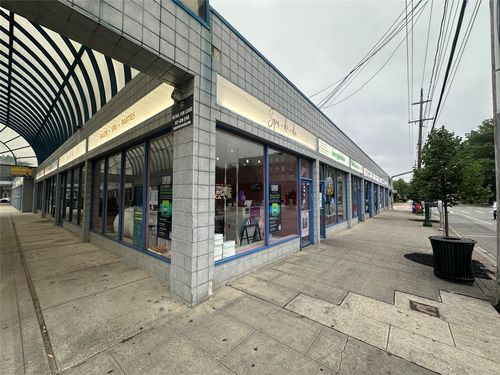 588 Central Ave, Cedarhurst, NY, 11516-2127 | Card Image