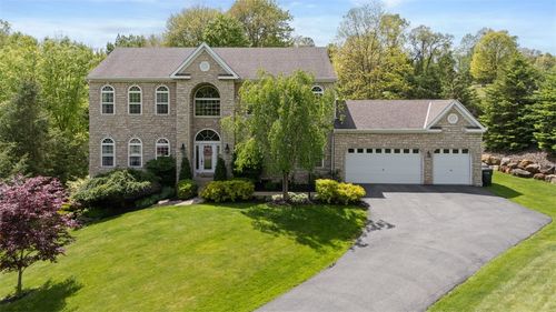 724 Franklin Rd, Mars, PA, 16046-4056 | Card Image