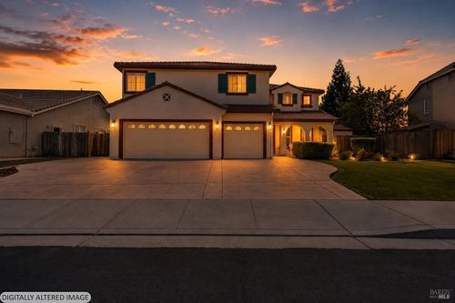 913 Zephyr Ln, Vacaville, CA, 95687-4355 | Card Image