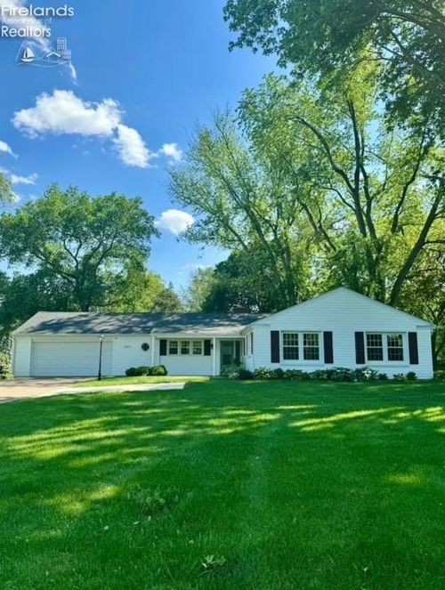 2610 Hull Rd, Huron, OH, 44839-2161 | Card Image