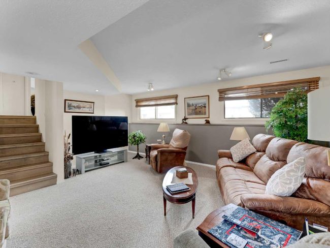 1047 17 Street Ne, Home with 3 bedrooms, 2 bathrooms and 4 parking in Medicine Hat AB | Image 26