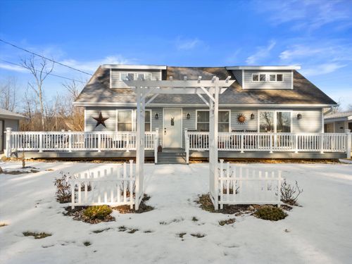 819 Rosebud Ave, TWIN LAKES, WI, 53181-9779 | Card Image