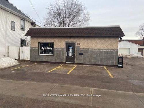 292 Trafalgar Rd, Pembroke, ON, K8A5A8 | Card Image