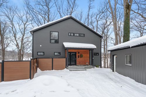 130 Singer Lake Trl, Baroda, MI, 49101-9797 | Card Image