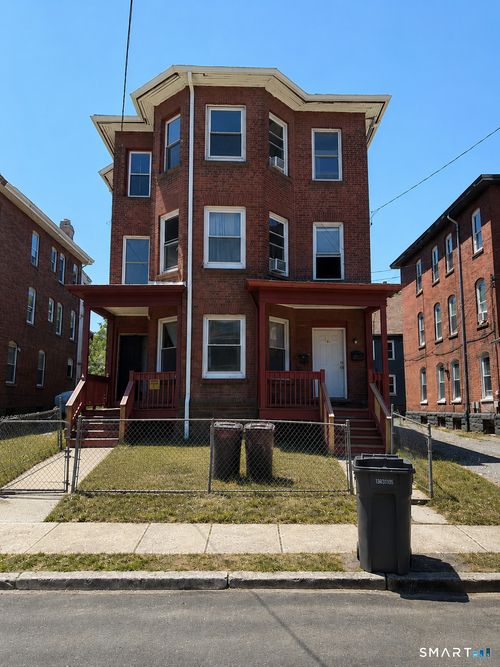 139-137-139 Babcock St, Hartford, CT, 06106-1304 | Card Image