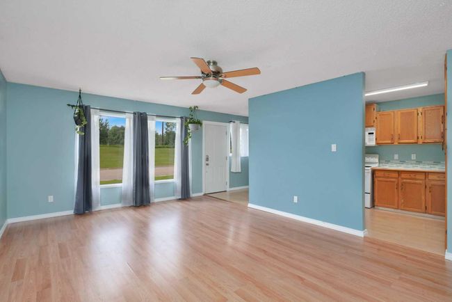 77 Overdown Dr, Home with 3 bedrooms, 1 bathrooms and 2 parking in Red Deer AB | Image 5