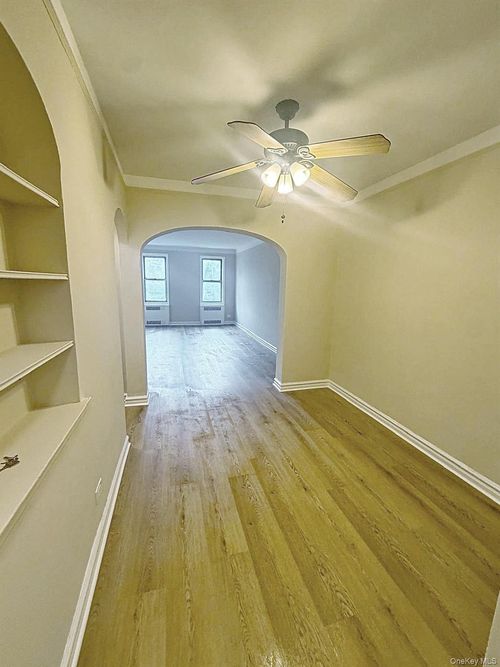 6l-4115 45th Street, New York, NY, 11104 | Card Image