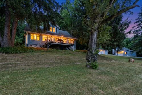 21650 W Valley Dr, New Berlin, WI, 53146 | Card Image