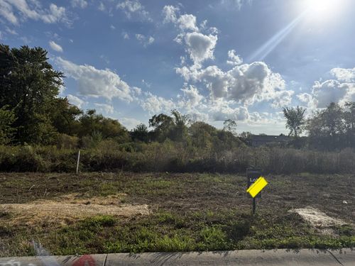 7663 Pierce Pl, Merrillville, IN, 46410-8118 | Card Image