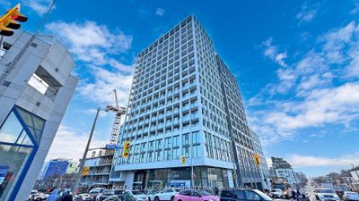 803 - 2020 Bathurst St, Condo with 2 bedrooms, 2 bathrooms and 1 parking in York ON | Image 2