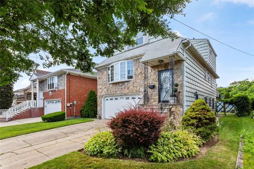 14163 11th Ave, Whitestone, NY, 11357-2303 | Card Image