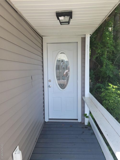 1-15 Quaker Hill Rd, Pleasant Valley, NY, 12569-5906 | Card Image