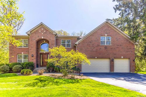 3 Thornfields Ln, Lincolnshire, IL, 60069-4602 | Card Image