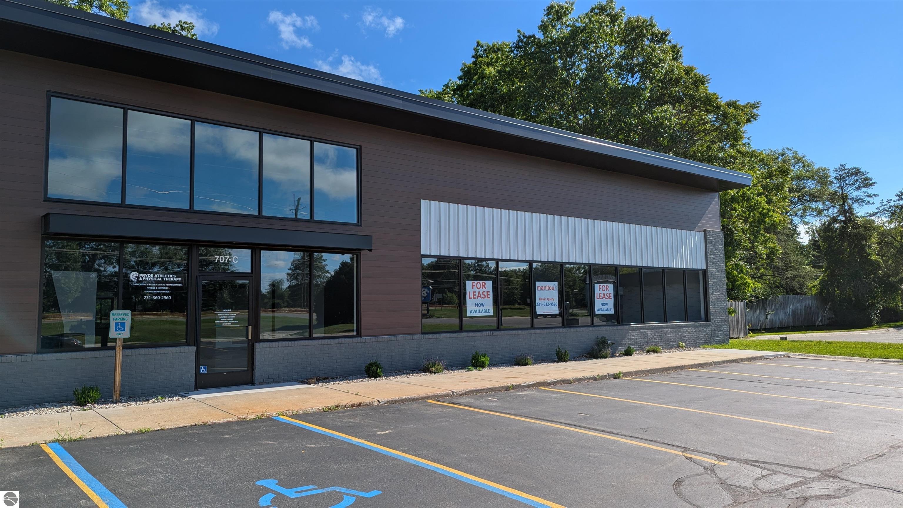 707 Parsons Rd, Traverse City, MI 49686