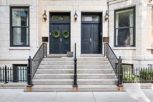 118 Chestnut St, Chicago, IL, 60610-3260 | Card Image