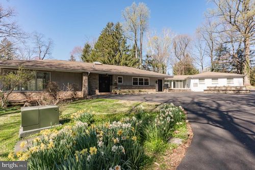 1211 E Butler Pike, AMBLER, PA, 19002-6032 | Card Image