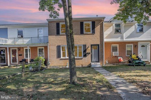 932 Hanover Rd, YORK, PA, 17408-6248 | Card Image