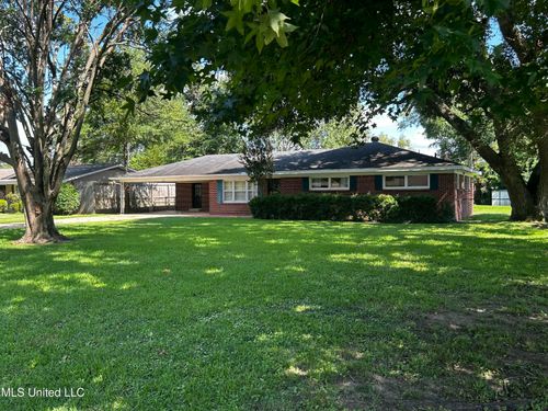 504 E Jeff Davis Ave, Greenwood, MS, 38930-2318 | Card Image