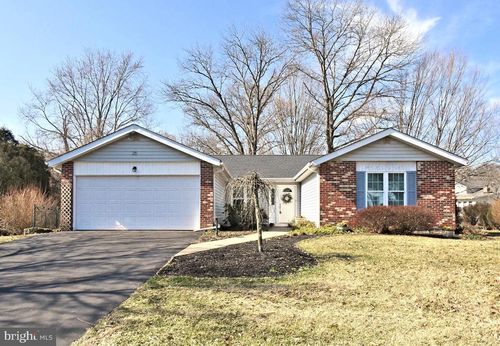 25 S Lancaster Ln, NEWTOWN, PA, 18940-1457 | Card Image