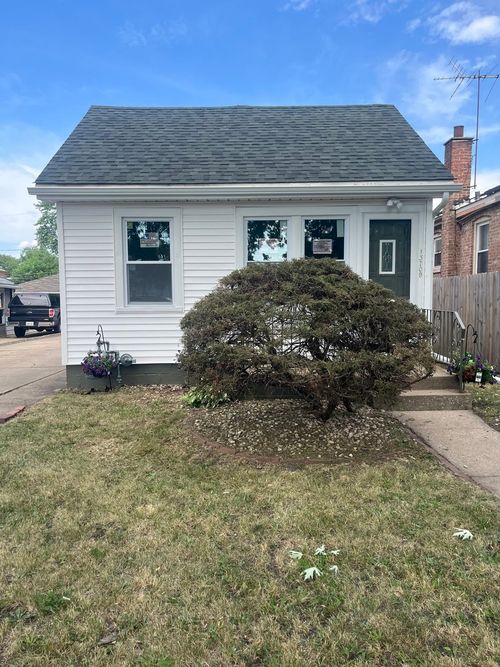 13709 S School St, Riverdale, IL, 60827-1618 | Card Image