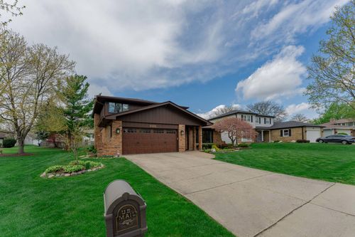 6486 Hanover Ct, Lisle, IL, 60532-3218 | Card Image