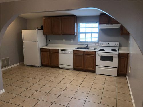 left-914 E 25th St, Houston, TX, 77009-1719 | Card Image