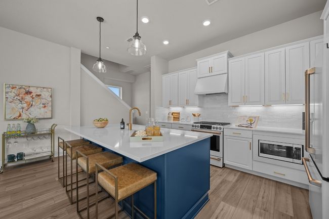Kitchen (Staged) | Image 7