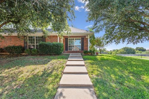815 Chambers Creek Circle, Hewitt, TX, 76643 | Card Image