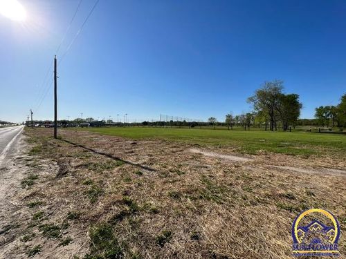 0000 Ne Us 24 Hwy, Topeka, KS, 66608 | Card Image