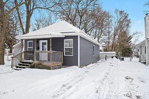 305 W Congress St, Greenville, MI, 48838-1190 | Card Image