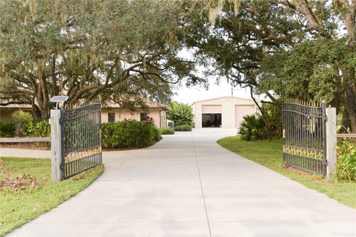 3933 Mammoth Grove Rd, LAKE WALES, FL, 33898-8582 | Card Image