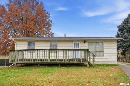 1495 Glenwood Dr, Le Claire, IA, 52753-9626 | Card Image