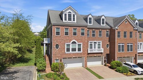 211 Zinfandel Ln, ANNAPOLIS, MD, 21401-7474 | Card Image