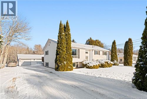 22 Cape Breton Rd, Irishtown, NB, E1H1X2 | Card Image