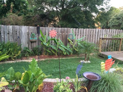 50 Woodridge Pl, Jackson, MS, 39211-2209 | Card Image