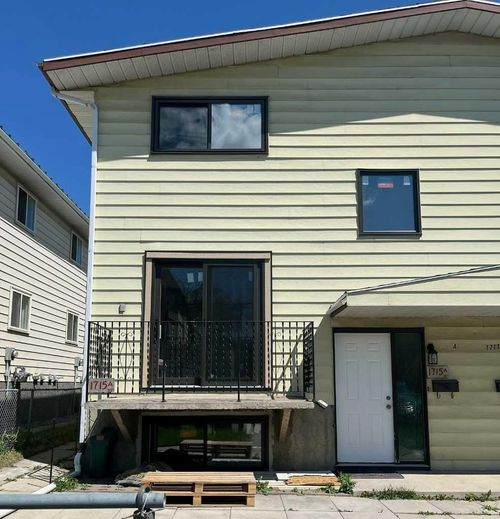 1715a 39 St Se, Calgary, AB, T2A1J1 | Card Image
