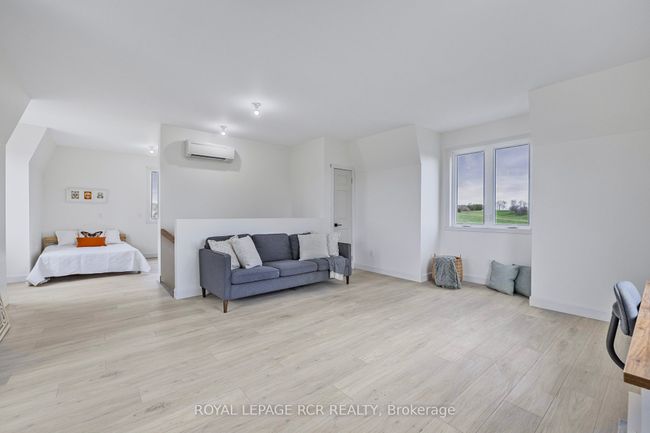 958375 7 Th Line E, House other with 4 bedrooms, 2 bathrooms and 8 parking in Mulmur ON | Image 34