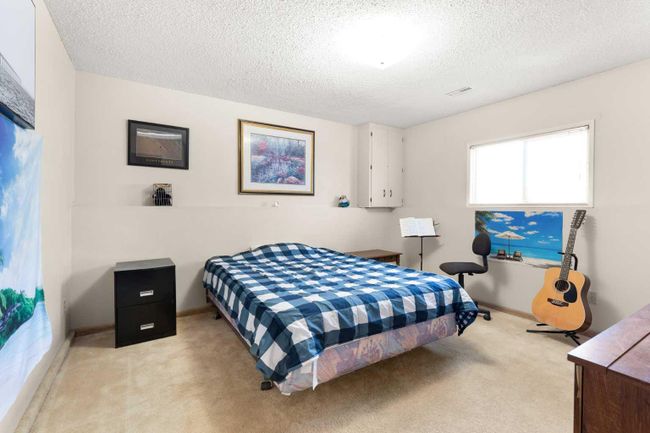 2 Carry Crescent Se, Home with 3 bedrooms, 1 bathrooms and 4 parking in Medicine Hat AB | Image 22