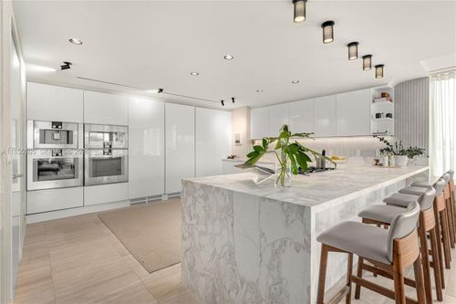 unit-421-4701 N Meridian Ave, Miami Beach, FL, 33140-2961 | Card Image